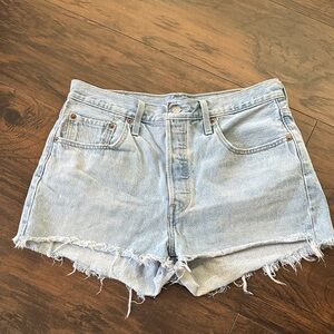 Levi’s Cutoff Jean Shorts